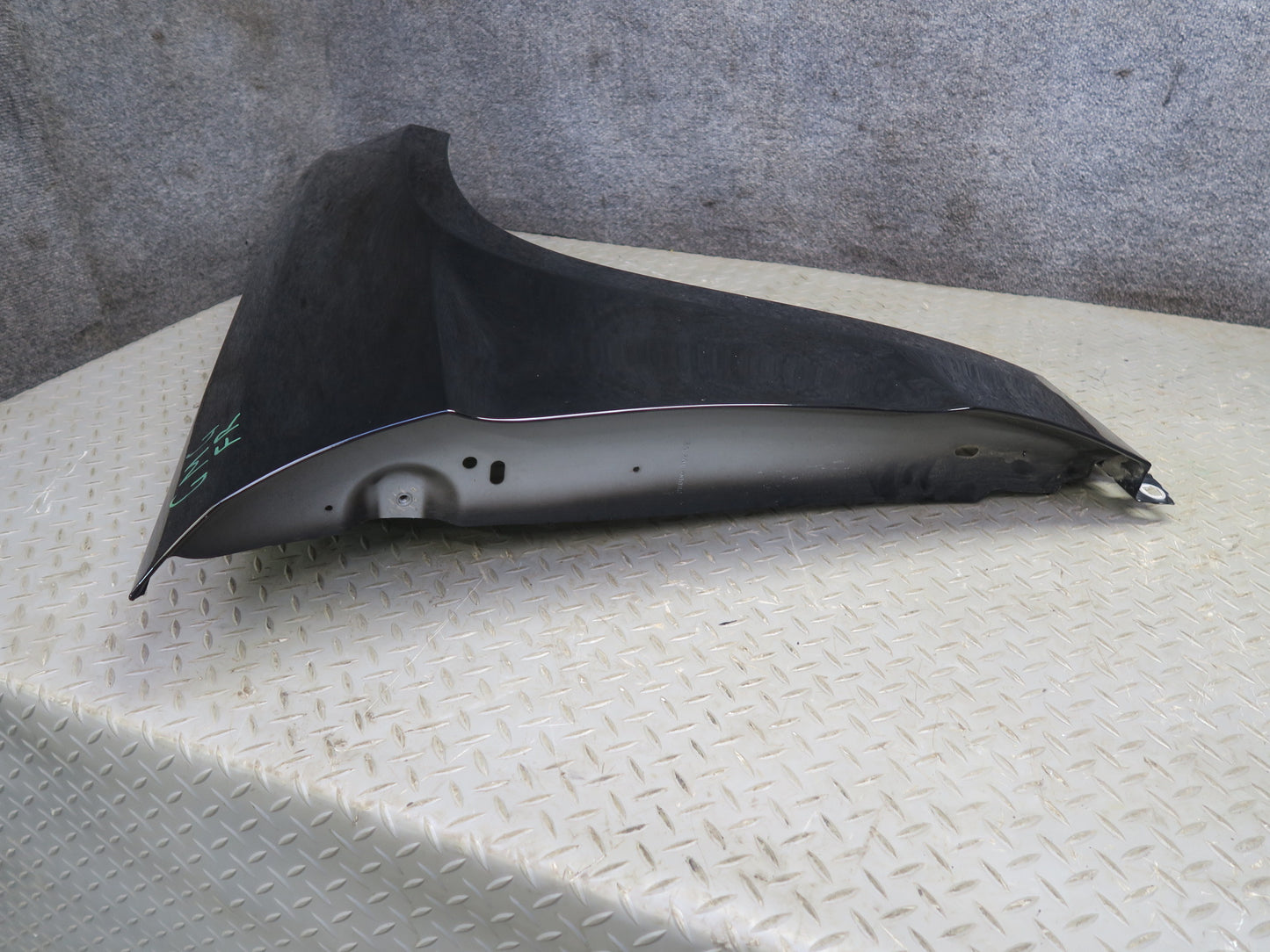2013-2018 Mercedes X166 GLS450 Front Right Side Fender Shell Panel Black