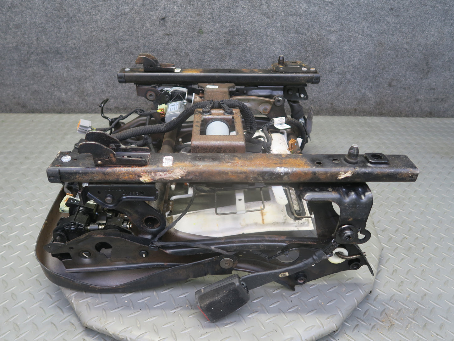 16-19 Chevrolet Camaro SS Front Left Seat Lower Frame Track Rail w Motors OEM