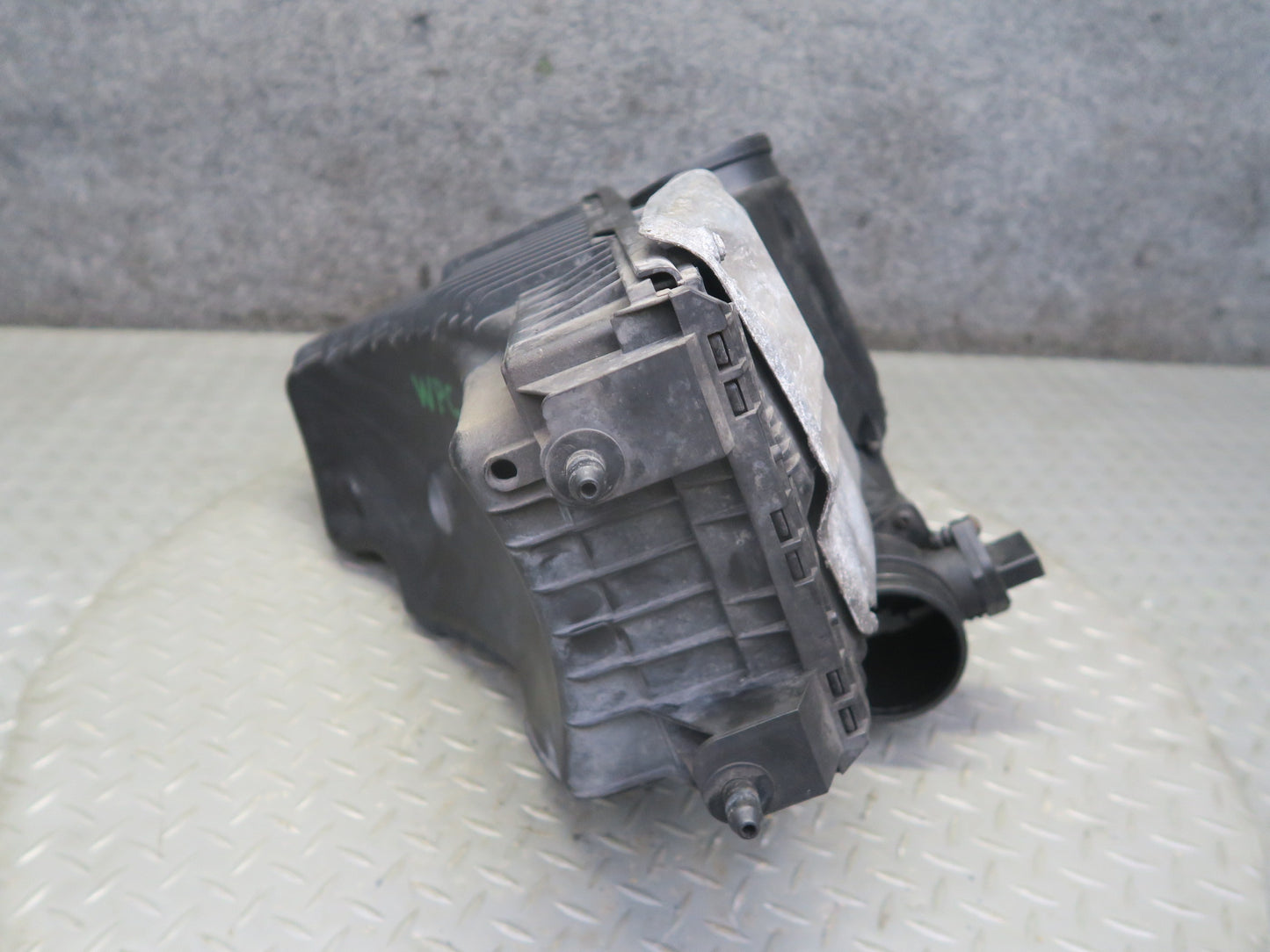 2003-2006 Porsche Cayenne 955 Turbo Left Air Intake Cleaner Filter Box w Sensor