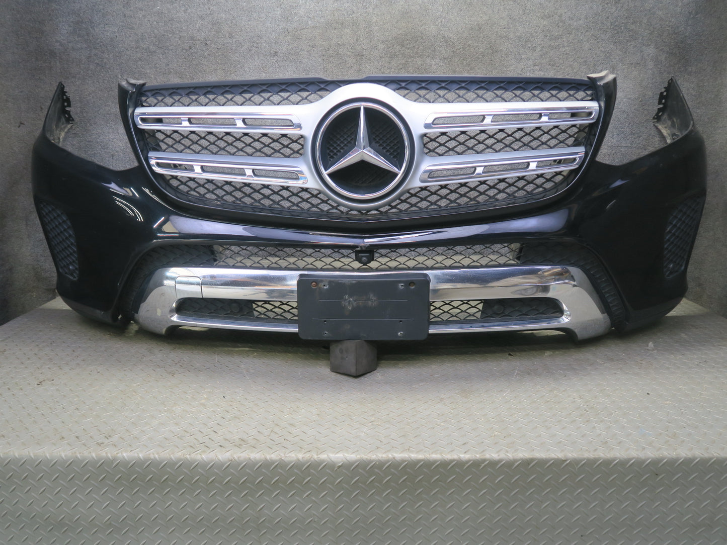 2017-2019 Mercedes X166 GLS450 Front Bumper Cover Panel W/ Camera & PDC Black