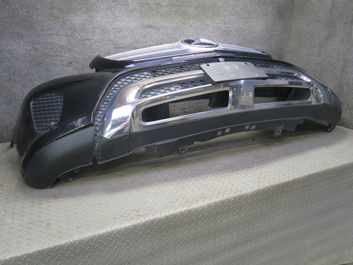2017-2019 Mercedes X166 GLS450 Front Bumper Cover Panel W/ Camera & PDC Black