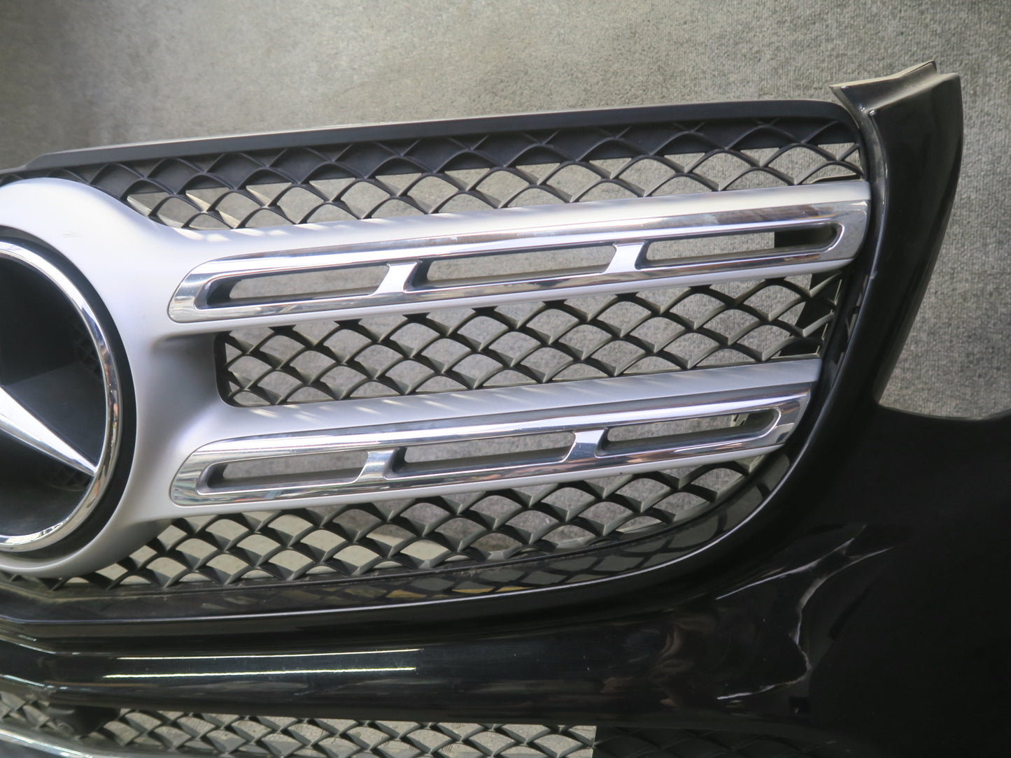 2017-2019 Mercedes X166 GLS450 Front Bumper Cover Panel W/ Camera & PDC Black
