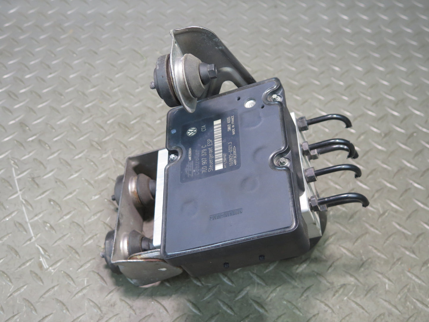 2003-2006 Porsche Cayenne 955 Anti Lock Brake ABS Pump Module 7L0907379C
