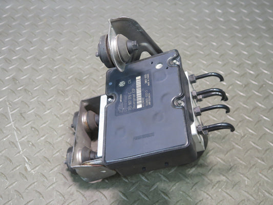 2003-2006 Porsche Cayenne 955 Anti Lock Brake ABS Pump Module 7L0907379C