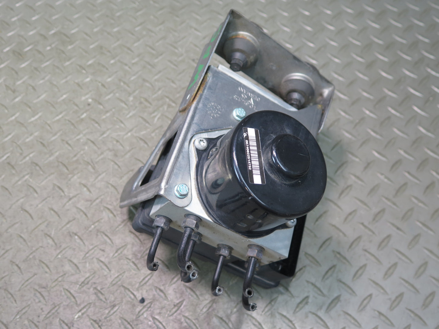 2003-2006 Porsche Cayenne 955 Anti Lock Brake ABS Pump Module 7L0907379C