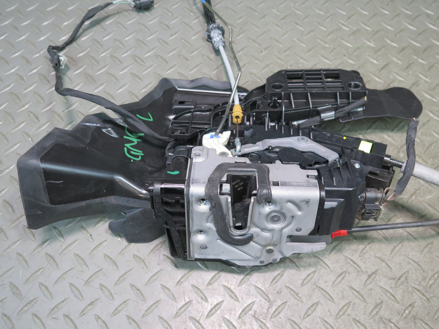 2013-2019 Mercedes X166 GLS450 Front Left Door Lock Latch Actuator Soft Close