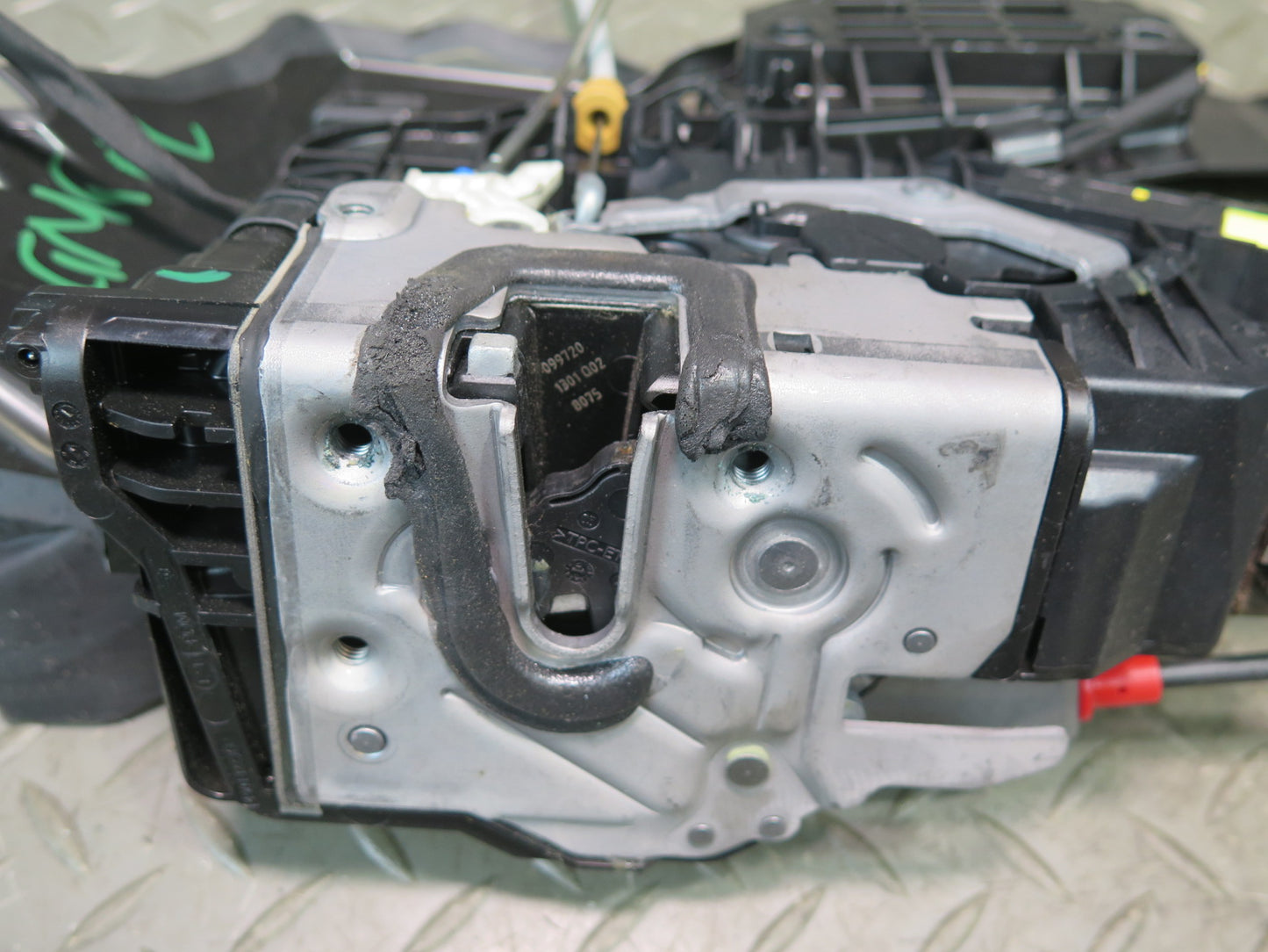 2013-2019 Mercedes X166 GLS450 Front Left Door Lock Latch Actuator Soft Close