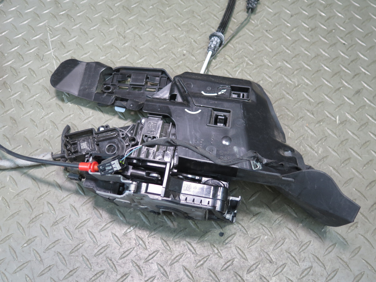 2013-2019 Mercedes X166 GLS450 Front Left Door Lock Latch Actuator Soft Close