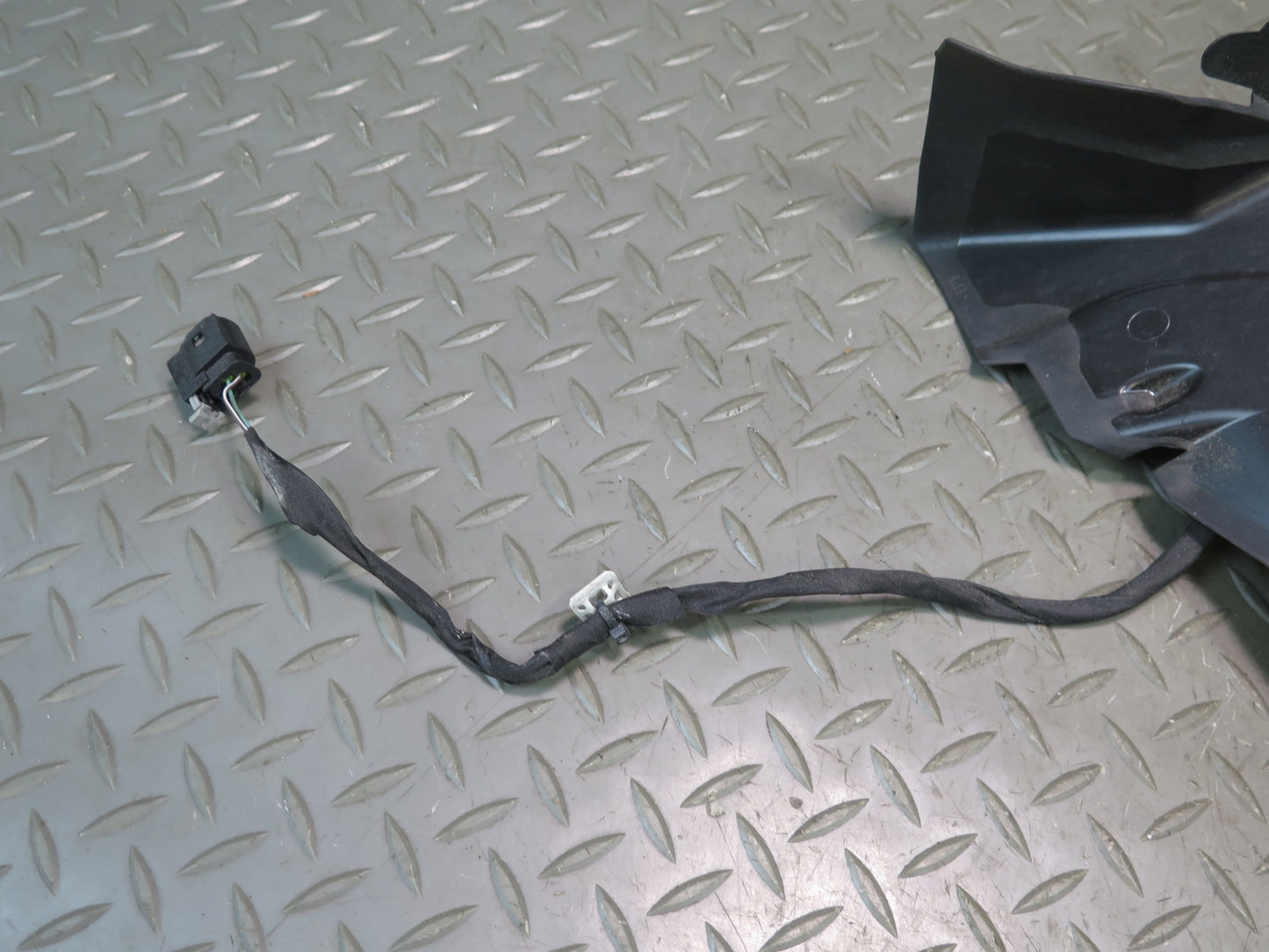2013-2019 Mercedes X166 GLS450 Front Left Door Lock Latch Actuator Soft Close