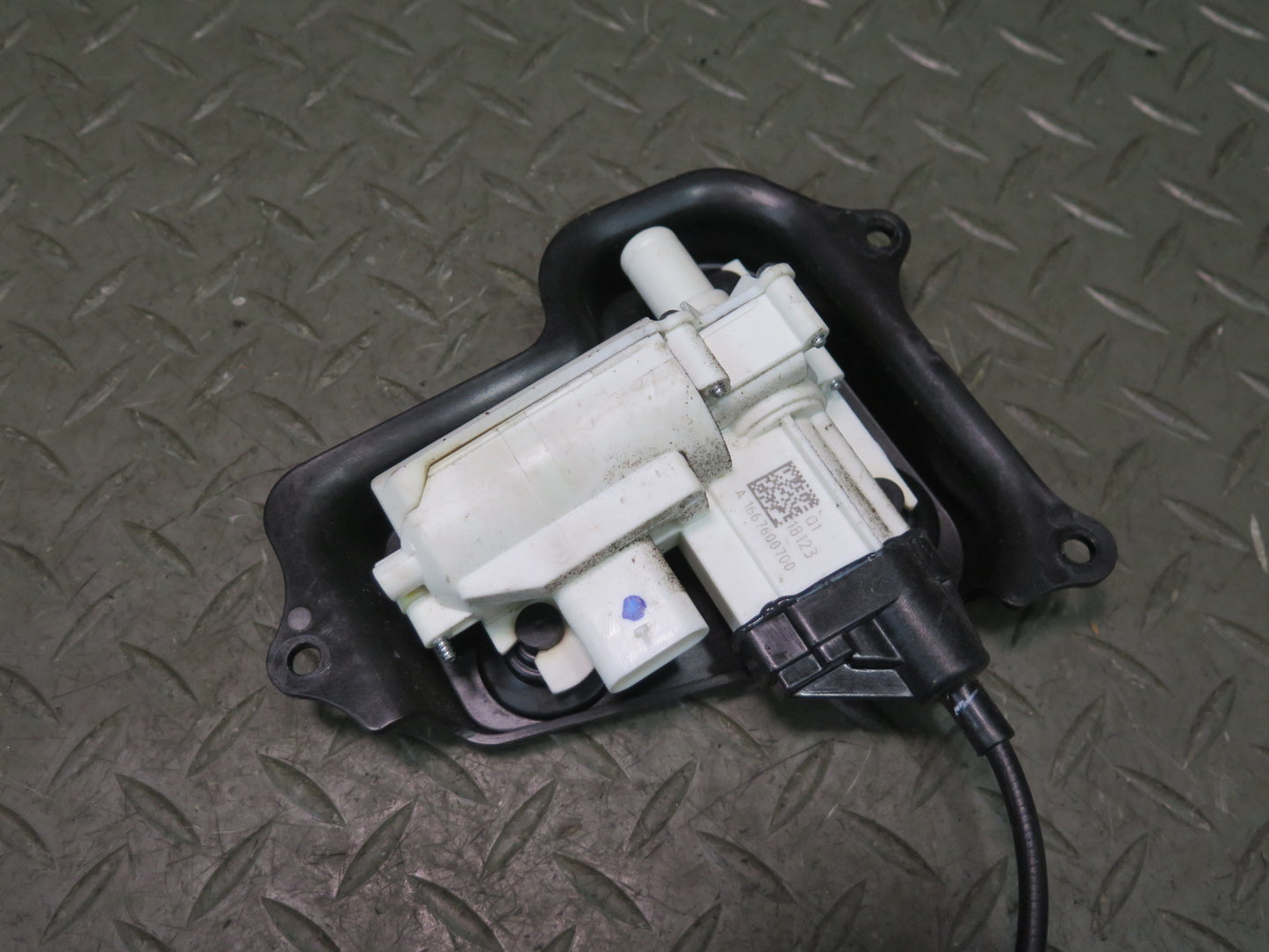 2013-2019 Mercedes X166 GLS450 Front Left Door Lock Latch Actuator Soft Close