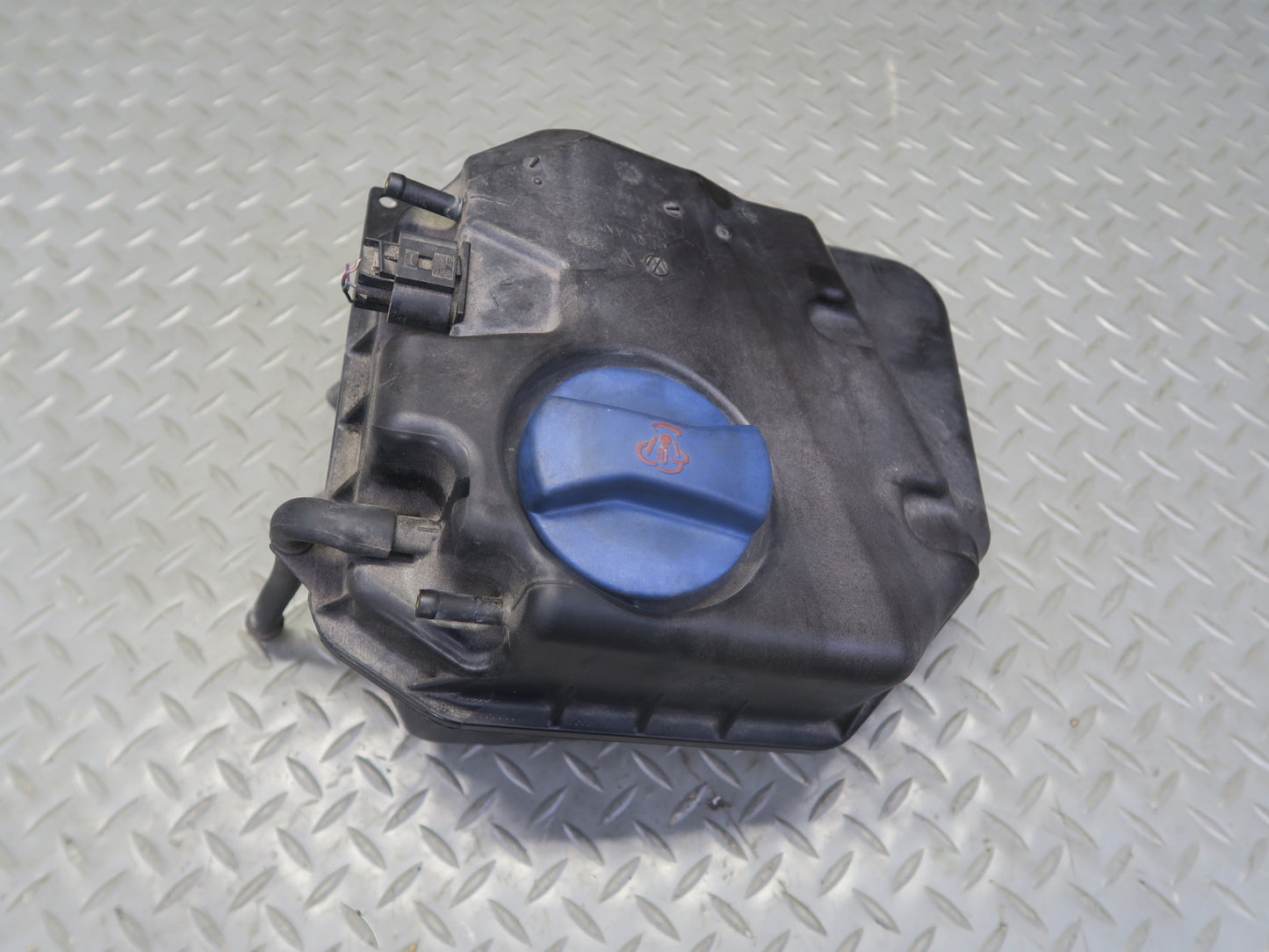 2003-2006 Porsche Cayenne 955 Engine Coolant Expansion Overflow Reservoir Tank