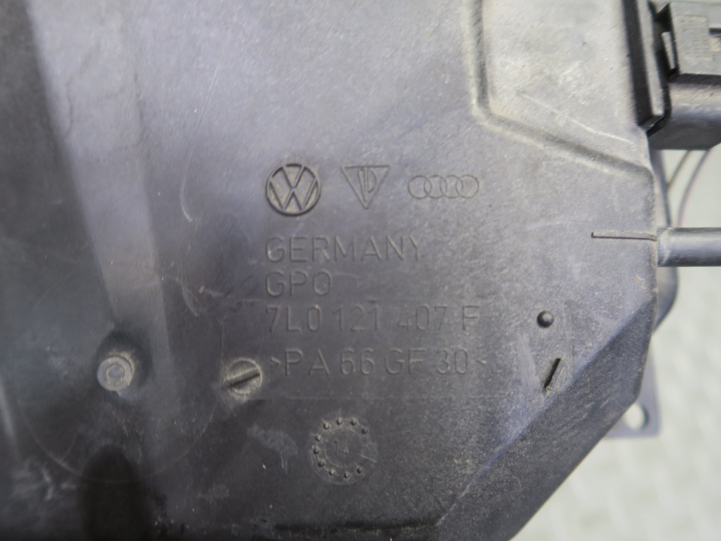 2003-2006 Porsche Cayenne 955 Engine Coolant Expansion Overflow Reservoir Tank