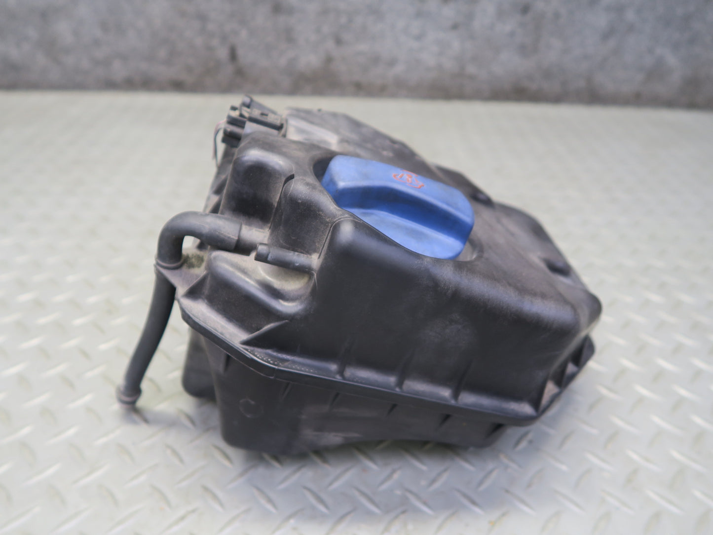 2003-2006 Porsche Cayenne 955 Engine Coolant Expansion Overflow Reservoir Tank