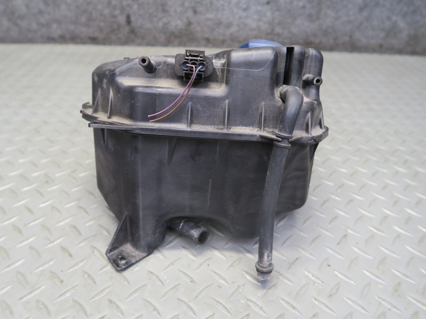 2003-2006 Porsche Cayenne 955 Engine Coolant Expansion Overflow Reservoir Tank