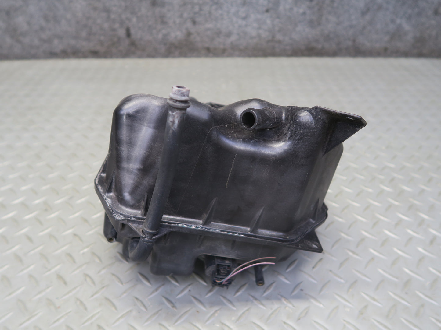 2003-2006 Porsche Cayenne 955 Engine Coolant Expansion Overflow Reservoir Tank