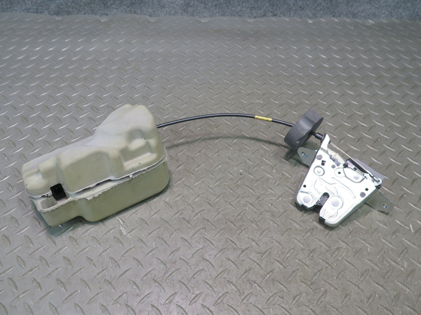 2013-2019 Mercedes X166 GLS450 Rear Trunk Lid Tailgate Lock Latch Actuator Motor