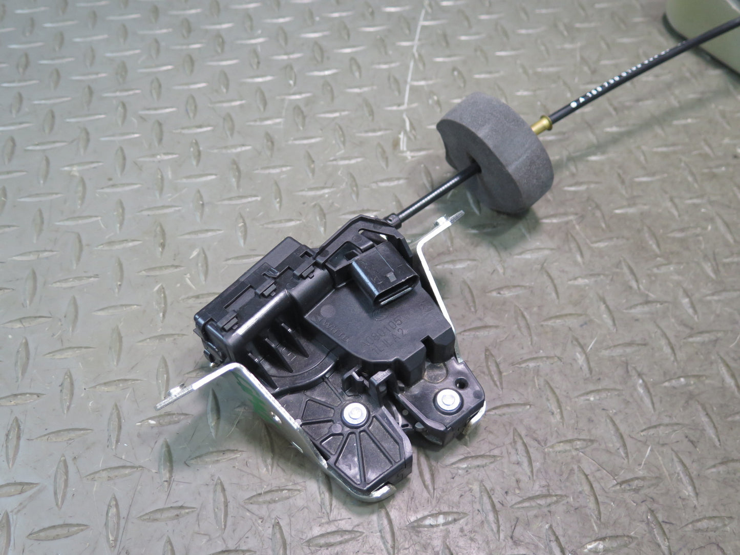 2013-2019 Mercedes X166 GLS450 Rear Trunk Lid Tailgate Lock Latch Actuator Motor