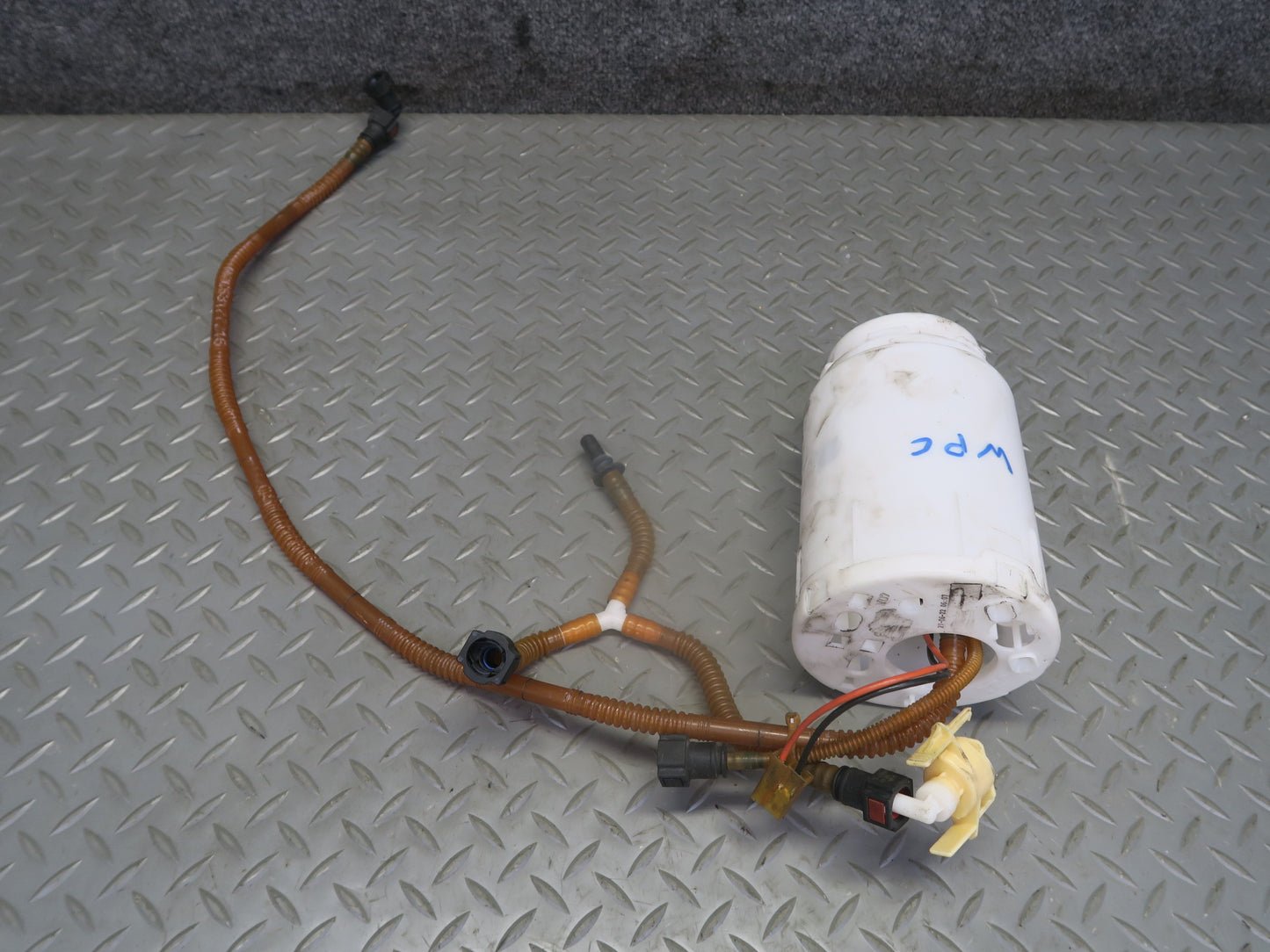 2003-2006 Porsche Cayenne 955 Turbo Fuel Pump Level Sensor Sending Unit Set