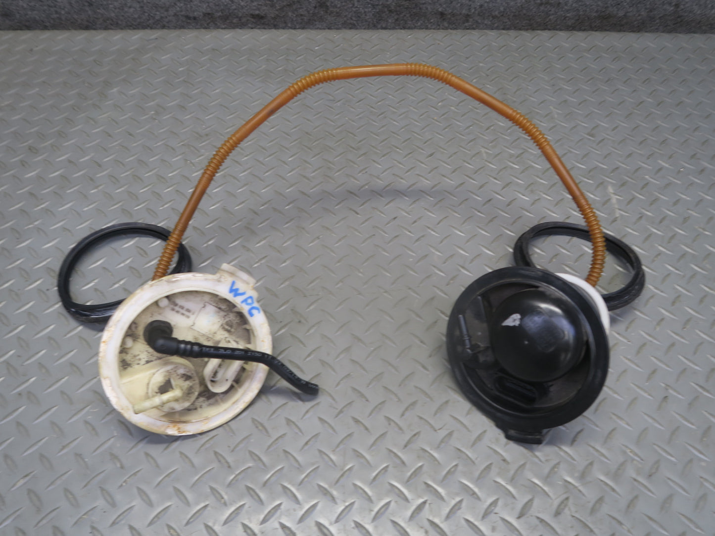 2003-2006 Porsche Cayenne 955 Turbo Fuel Pump Level Sensor Sending Unit Set