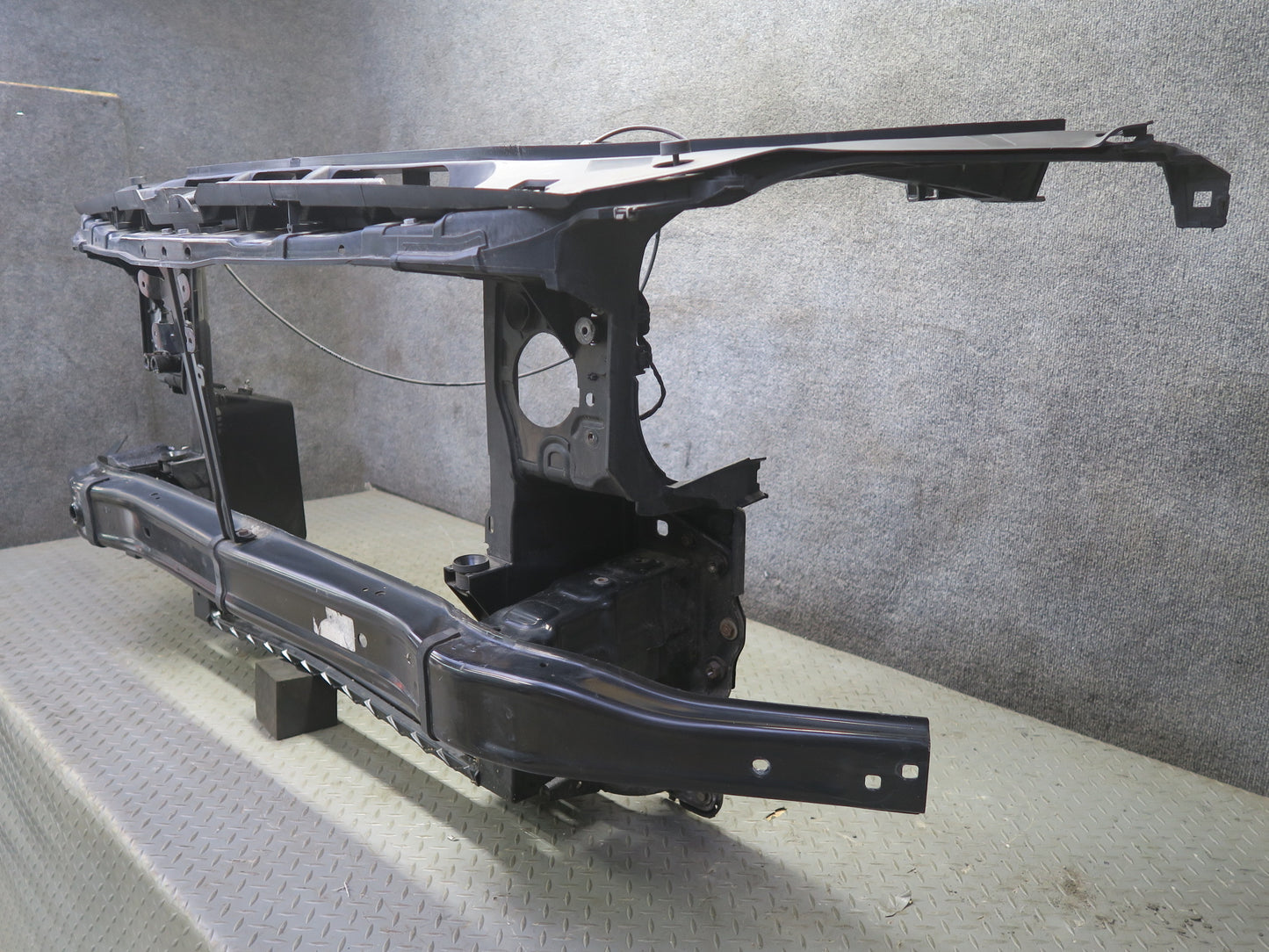 2013-2019 Mercedes X166 GLS450 Front Radiator Support Mount Bracket Panel
