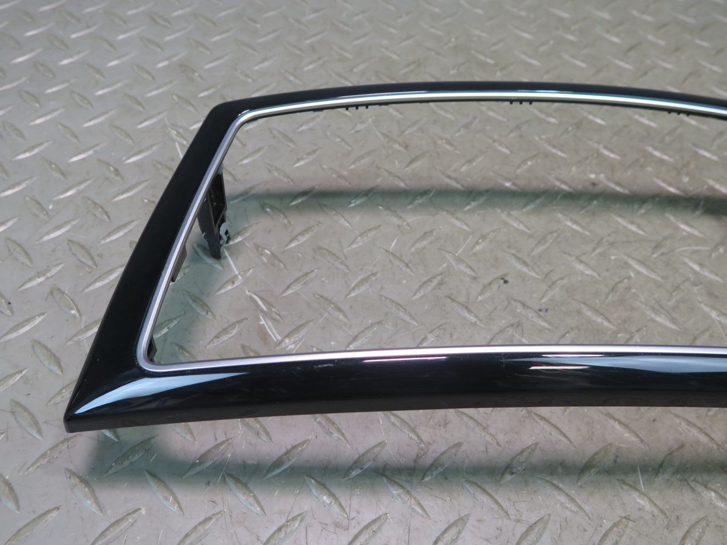 2017-2019 Mercedes X166 GLS450 Front Dash Radio Bezel Trim Panel Cover