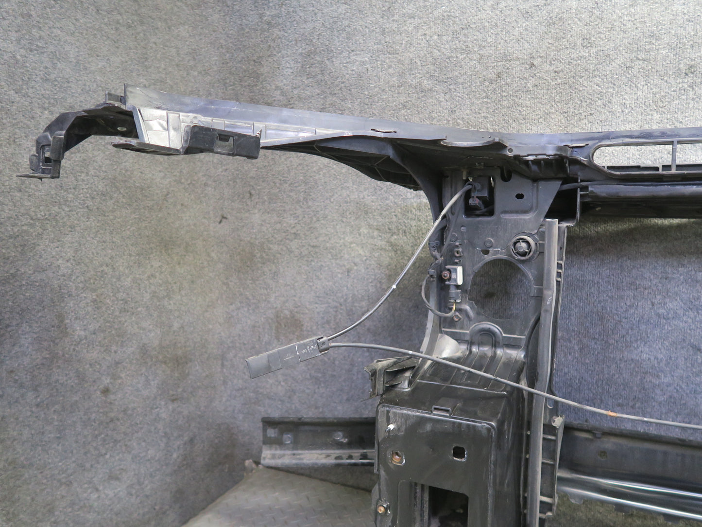 2013-2019 Mercedes X166 GLS450 Front Radiator Support Mount Bracket Panel