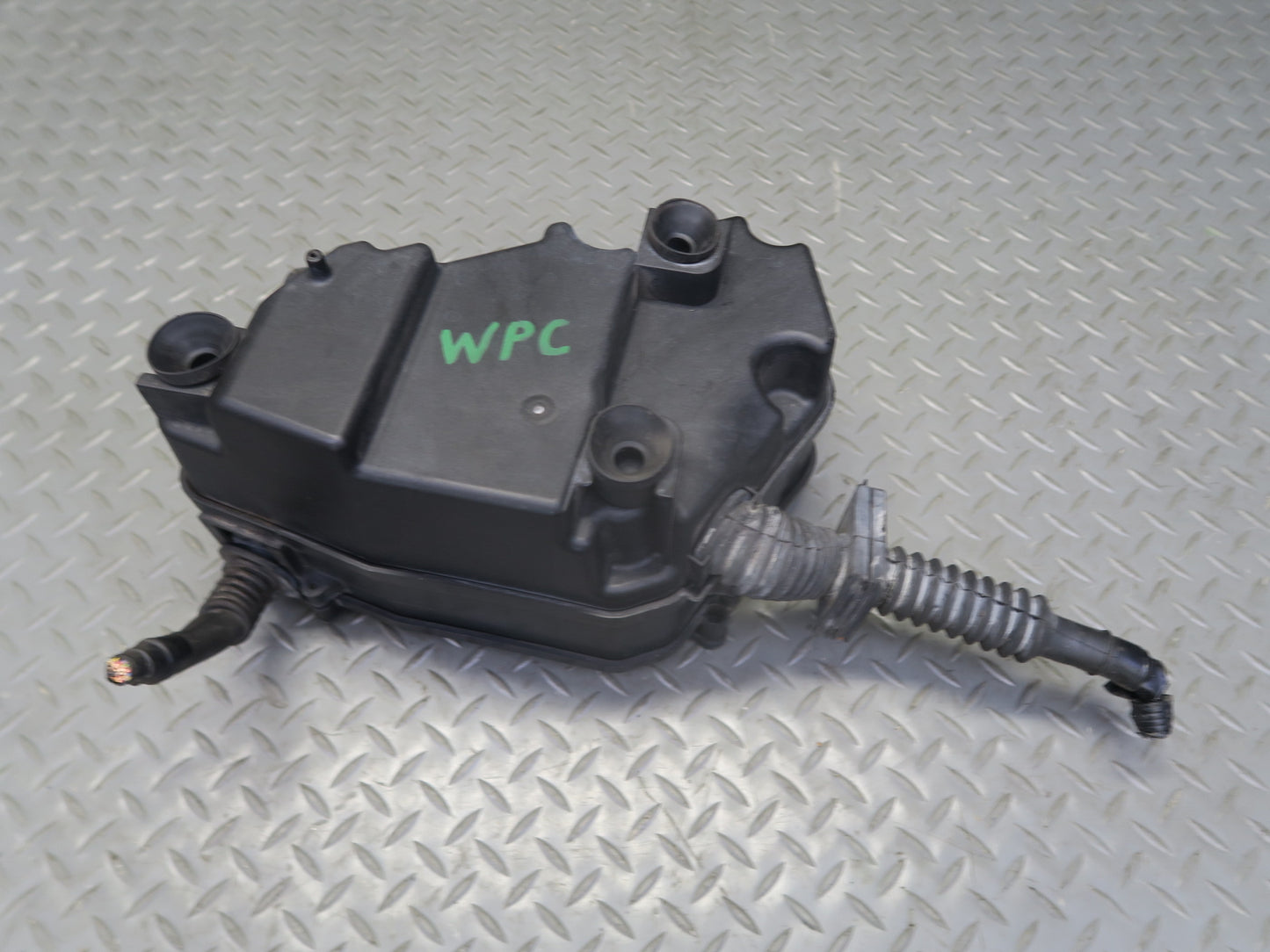 2003-2010 Porsche Cayenne 955 Under Hood Fuse Relay Box Module 7L0937576A