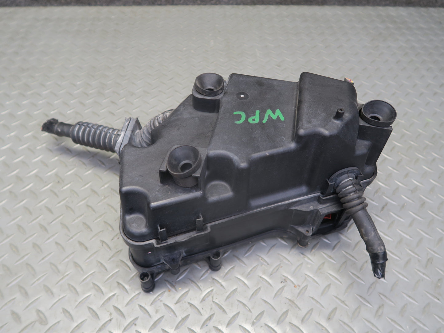 2003-2010 Porsche Cayenne 955 Under Hood Fuse Relay Box Module 7L0937576A