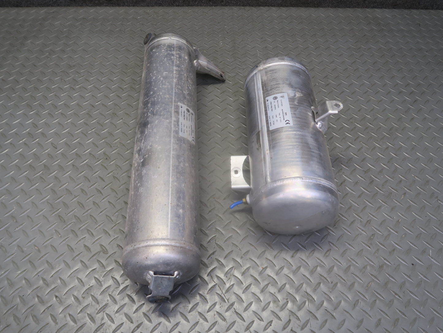 2003-2010 Porsche Cayenne 955 Air Suspension Pressure Tank Accumulator Set