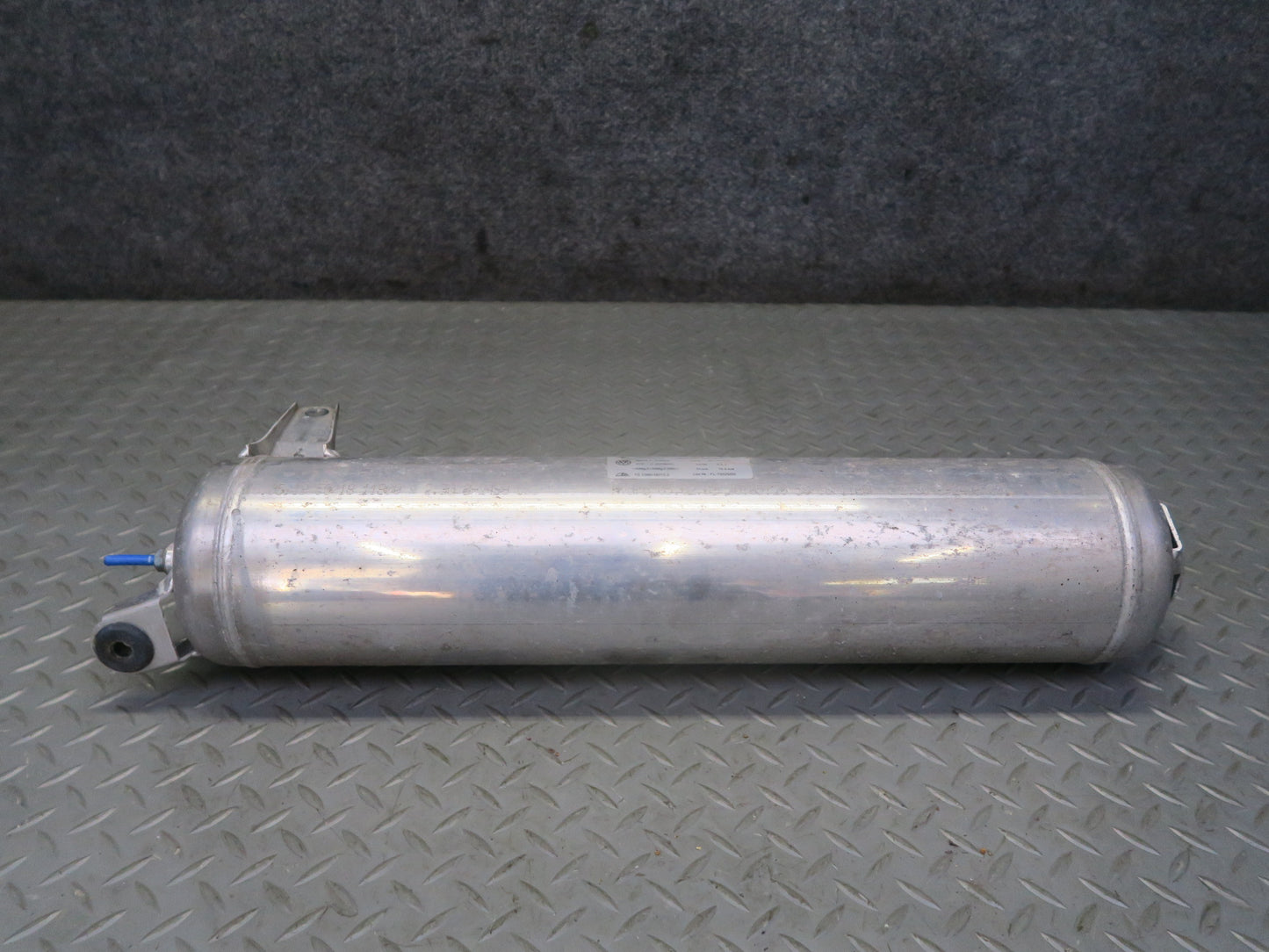2003-2010 Porsche Cayenne 955 Air Suspension Pressure Tank Accumulator Set
