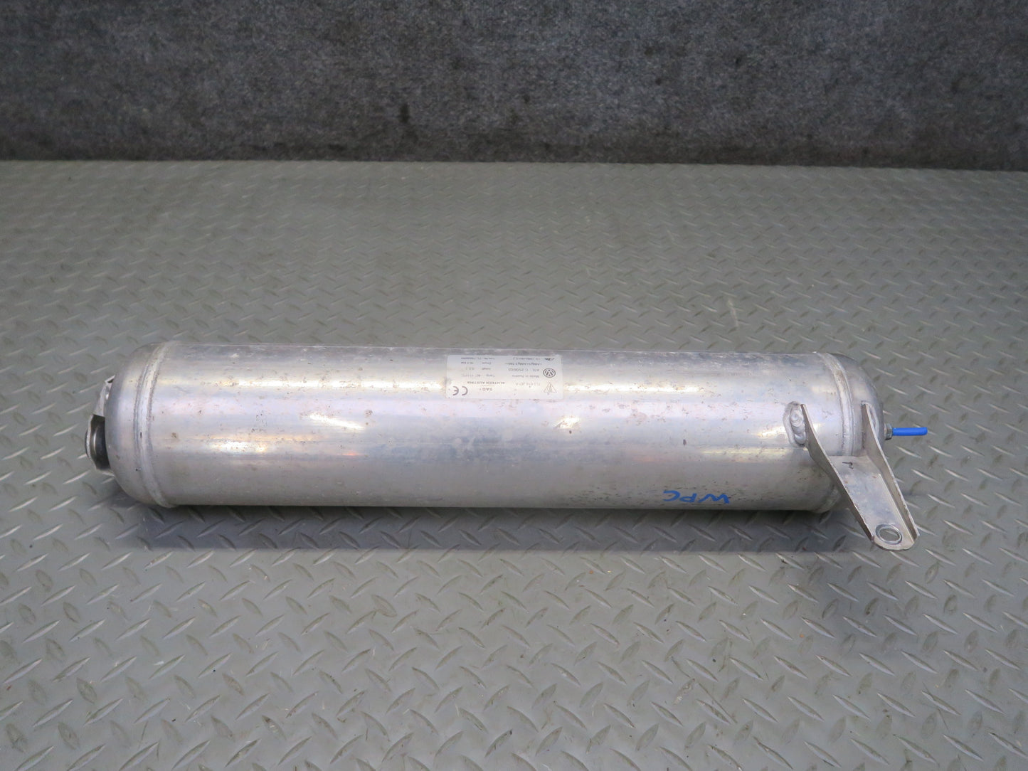 2003-2010 Porsche Cayenne 955 Air Suspension Pressure Tank Accumulator Set