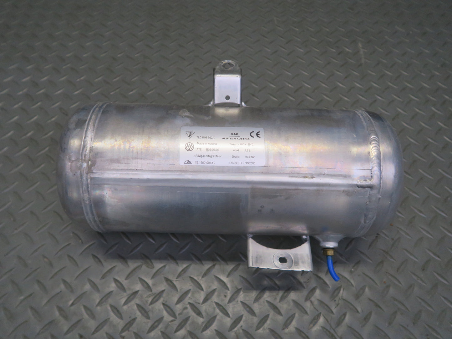 2003-2010 Porsche Cayenne 955 Air Suspension Pressure Tank Accumulator Set