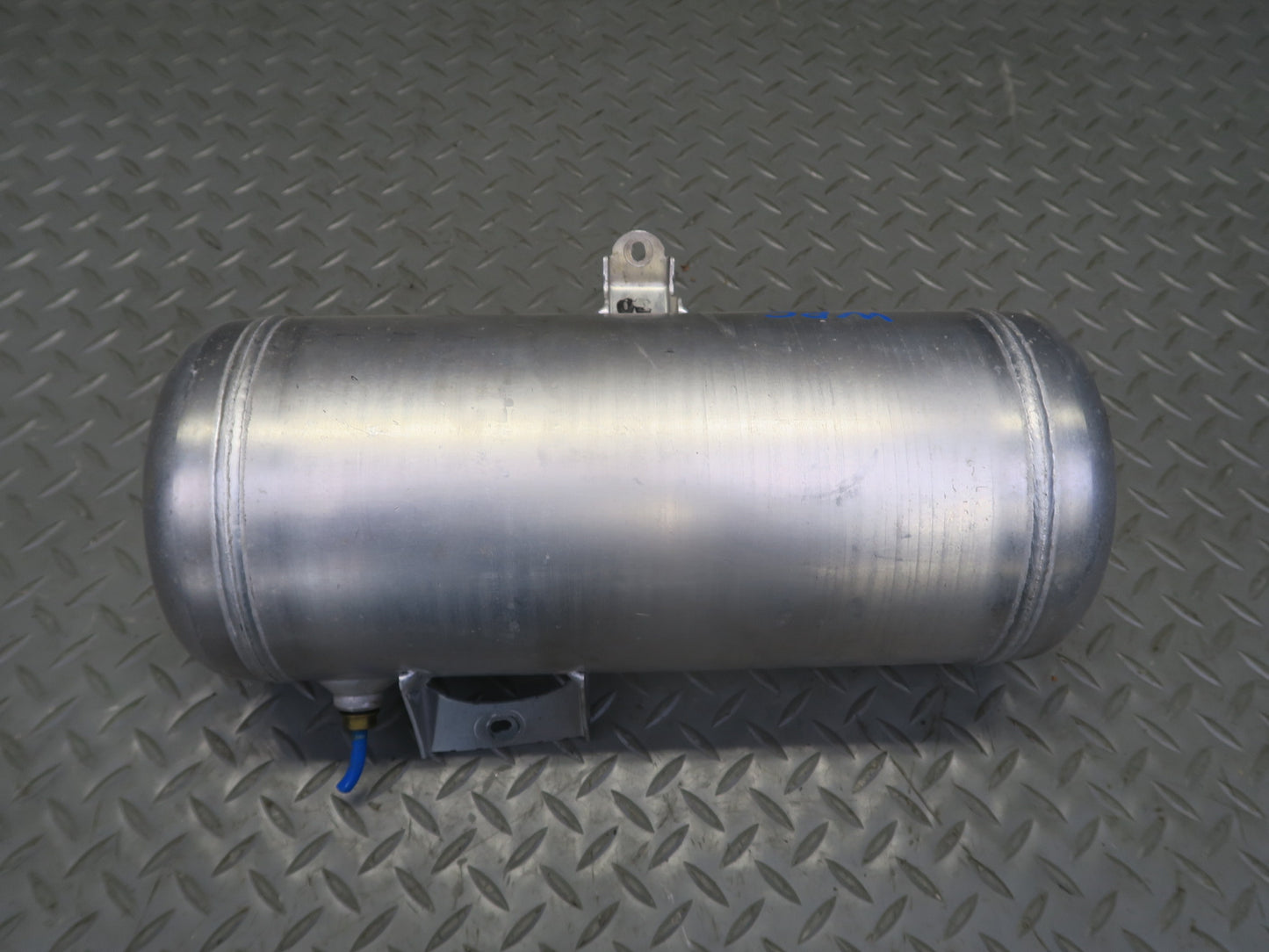2003-2010 Porsche Cayenne 955 Air Suspension Pressure Tank Accumulator Set