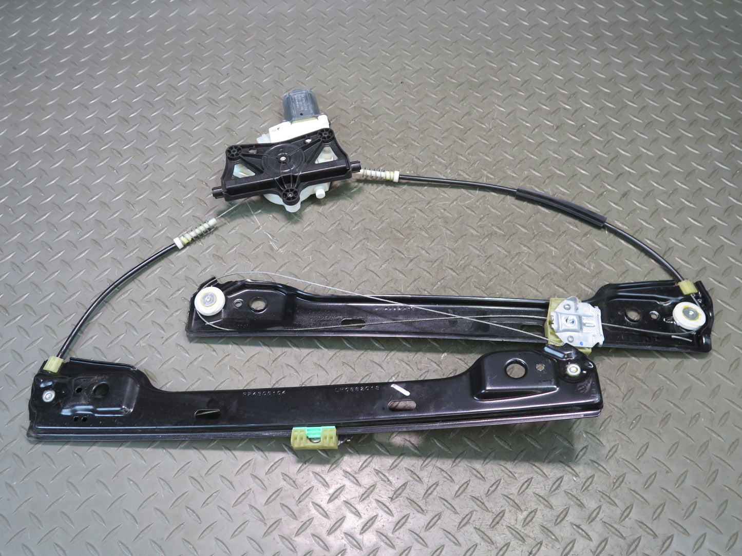 2017-2019 Mercedes X166 GLS450 Front Left Side Door Window Regulator W/ Motor