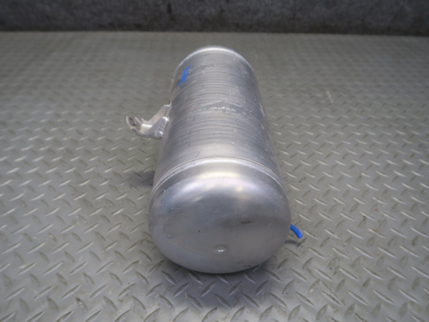 2003-2010 Porsche Cayenne 955 Air Suspension Pressure Tank Accumulator Set
