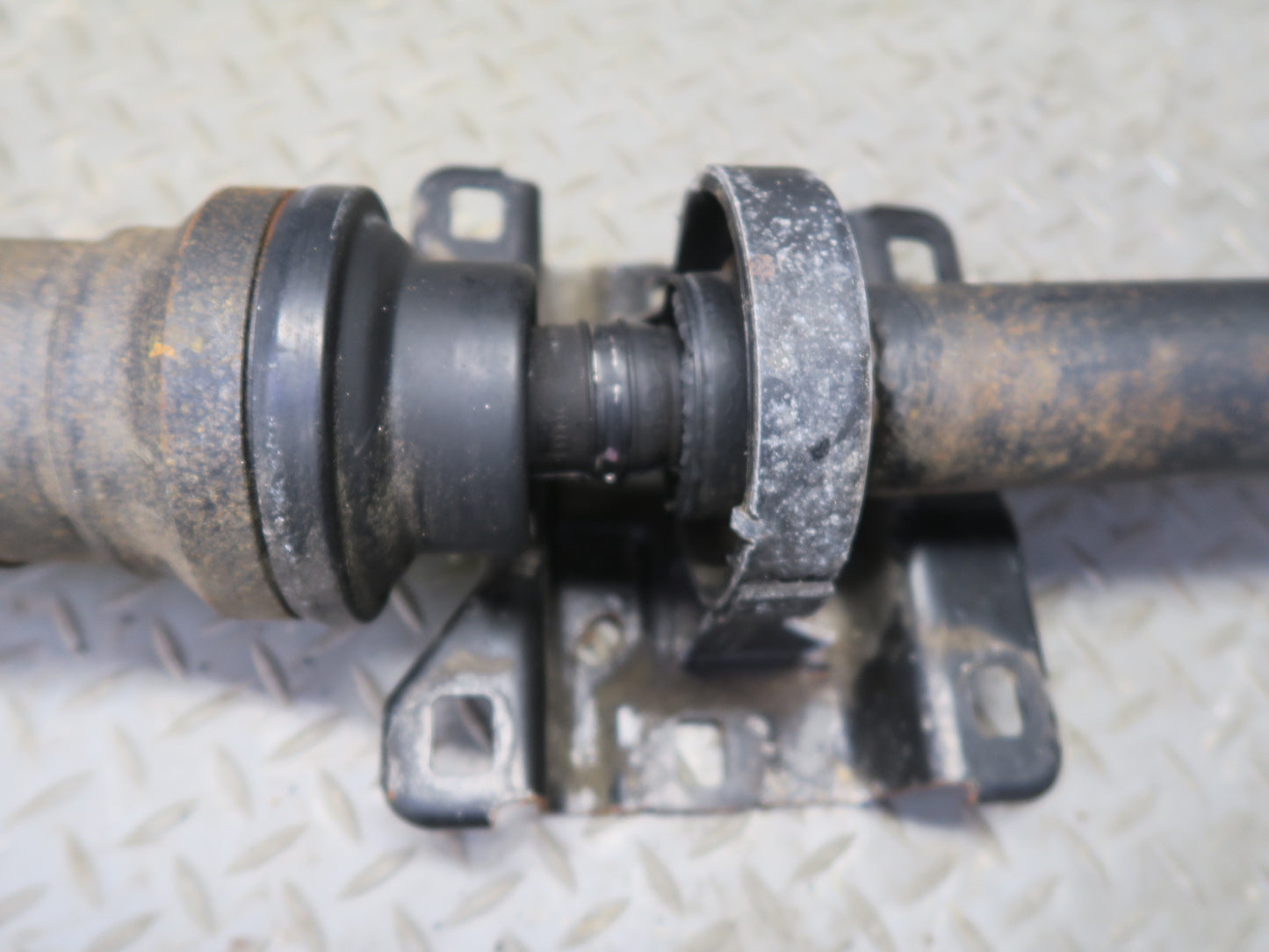 2003-2006 Porsche Cayenne 955 Turbo Rear Driveshaft Drive Shaft