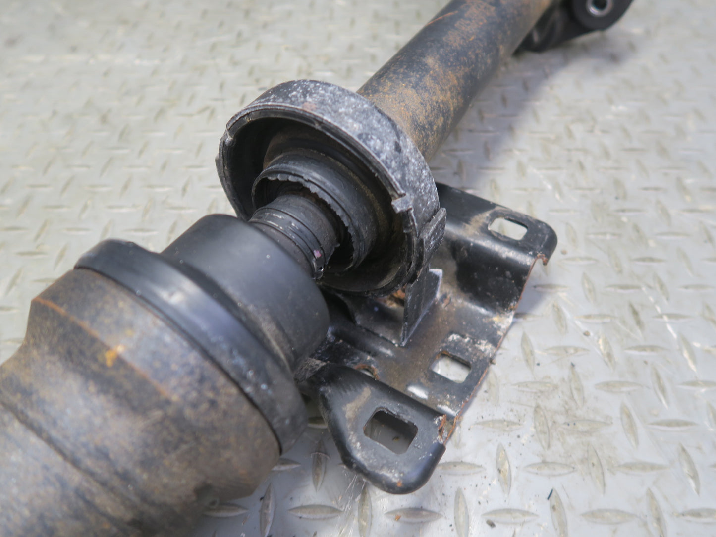 2003-2006 Porsche Cayenne 955 Turbo Rear Driveshaft Drive Shaft