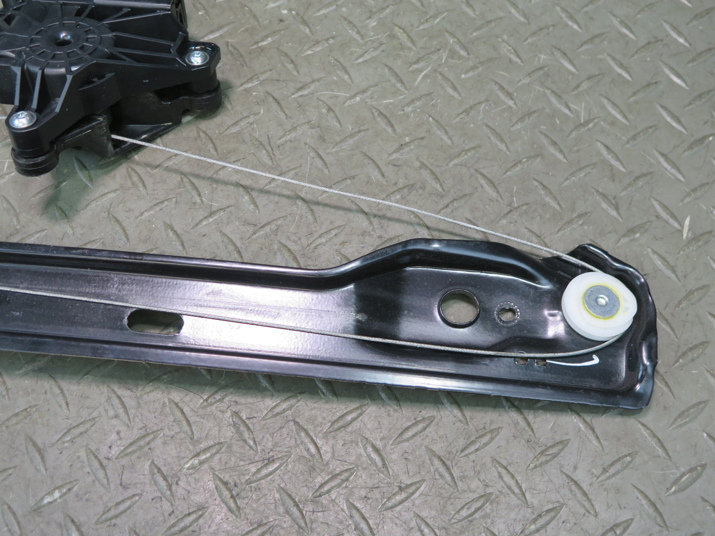 2017-2019 Mercedes X166 GLS450 Rear Right Side Door Window Regulator W/ Motor