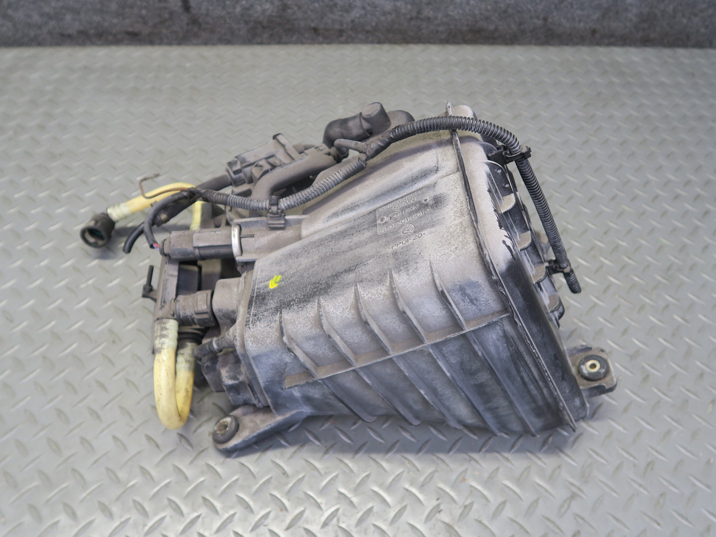 2003-2010 Porsche Cayenne 955 Fuel Evap Vapor Charcoal Canister 7L0201801C