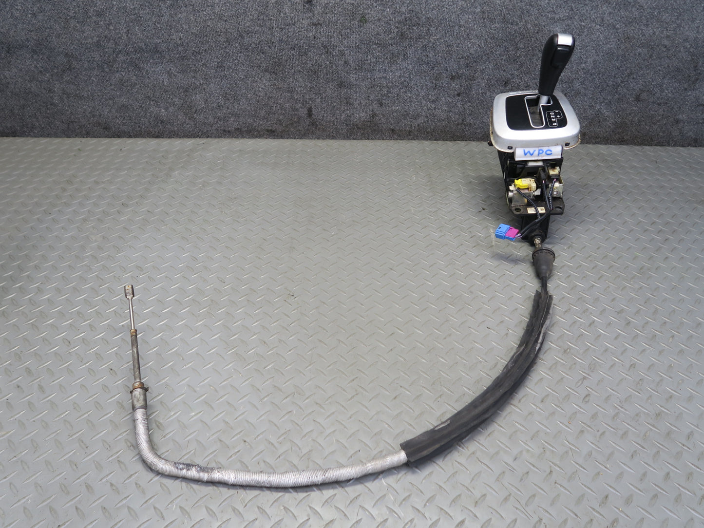 2003-2010 Porsche Cayenne 955 A/T Automatic Transmission Shifter w Cable