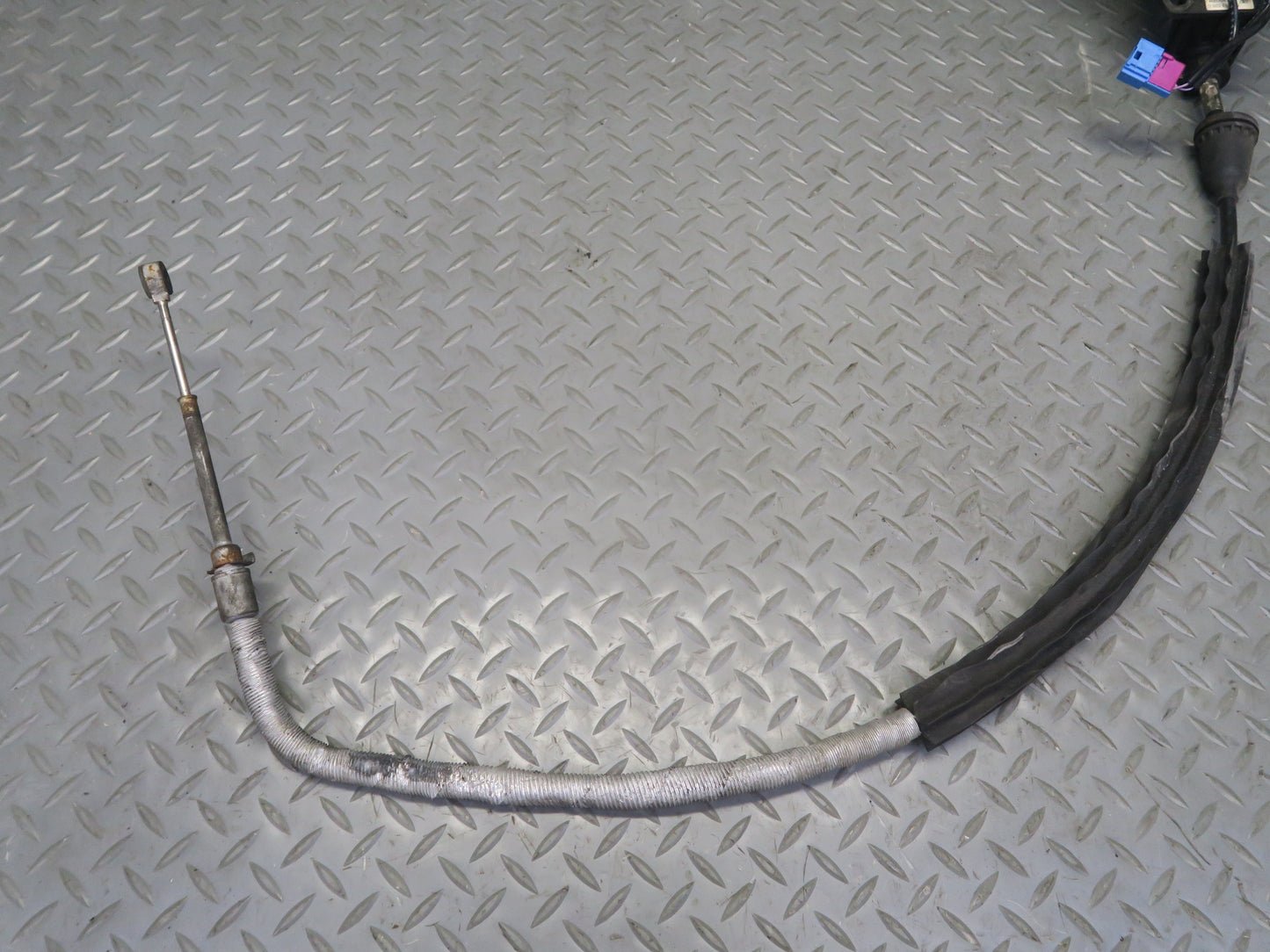 2003-2010 Porsche Cayenne 955 A/T Automatic Transmission Shifter w Cable