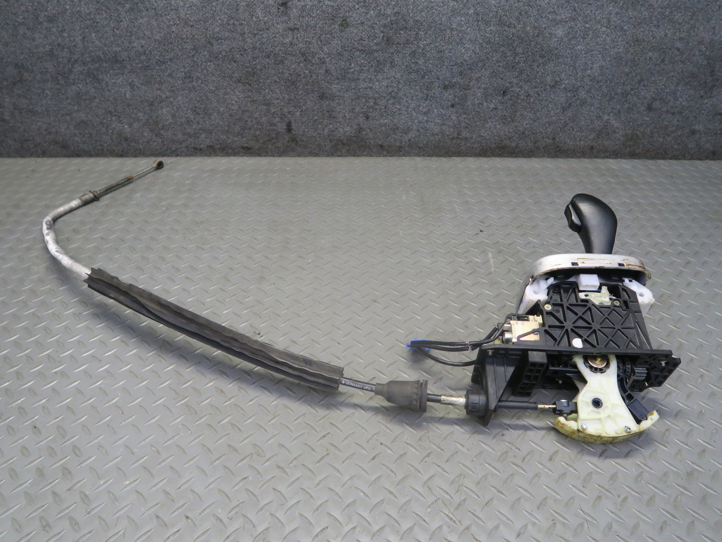 2003-2010 Porsche Cayenne 955 A/T Automatic Transmission Shifter w Cable