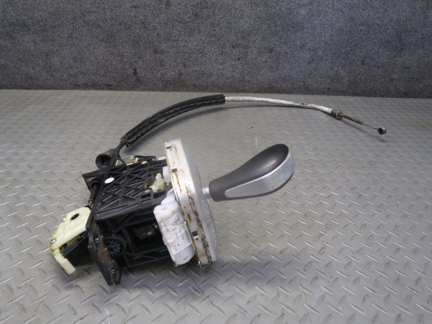 2003-2010 Porsche Cayenne 955 A/T Automatic Transmission Shifter w Cable