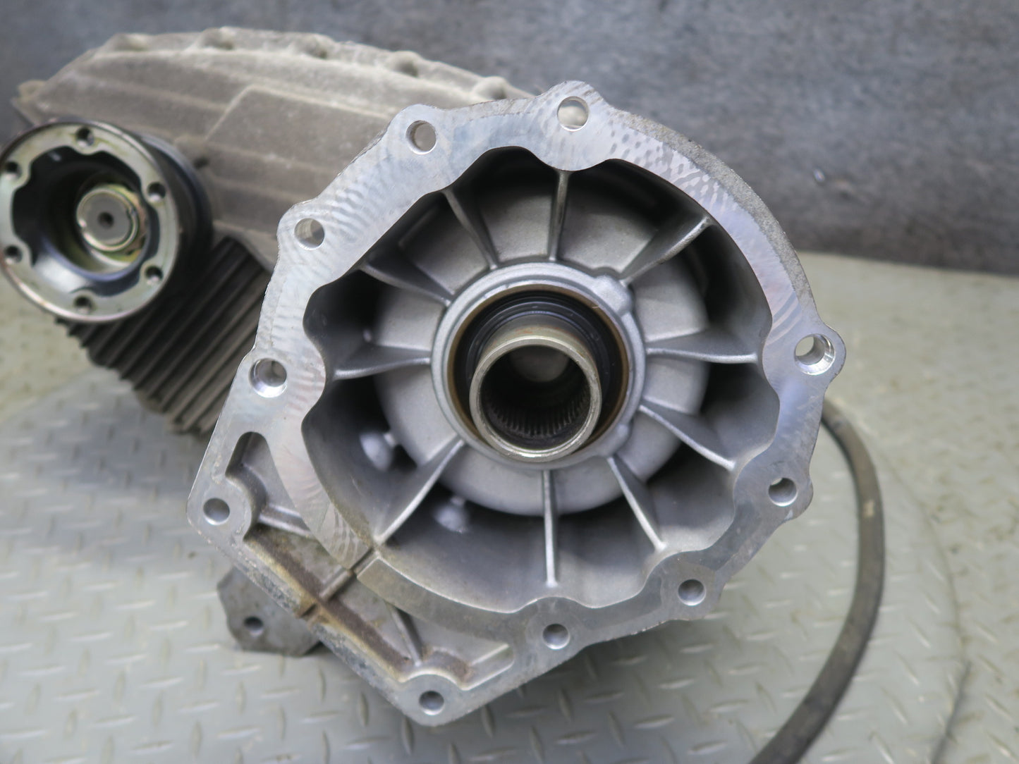 2003-2006 Porsche Cayenne 955 4.5L Turbo Transfer Case Box 0AD341040Q 119k