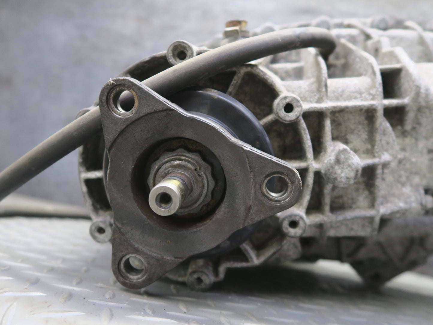 2003-2006 Porsche Cayenne 955 4.5L Turbo Transfer Case Box 0AD341040Q 119k