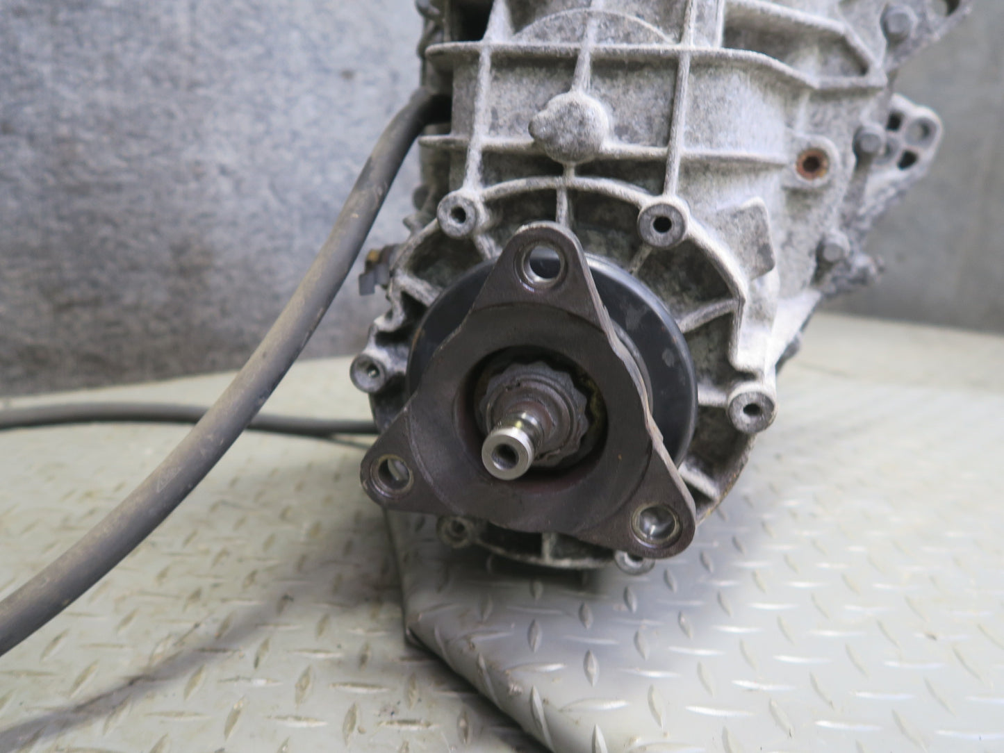 2003-2006 Porsche Cayenne 955 4.5L Turbo Transfer Case Box 0AD341040Q 119k