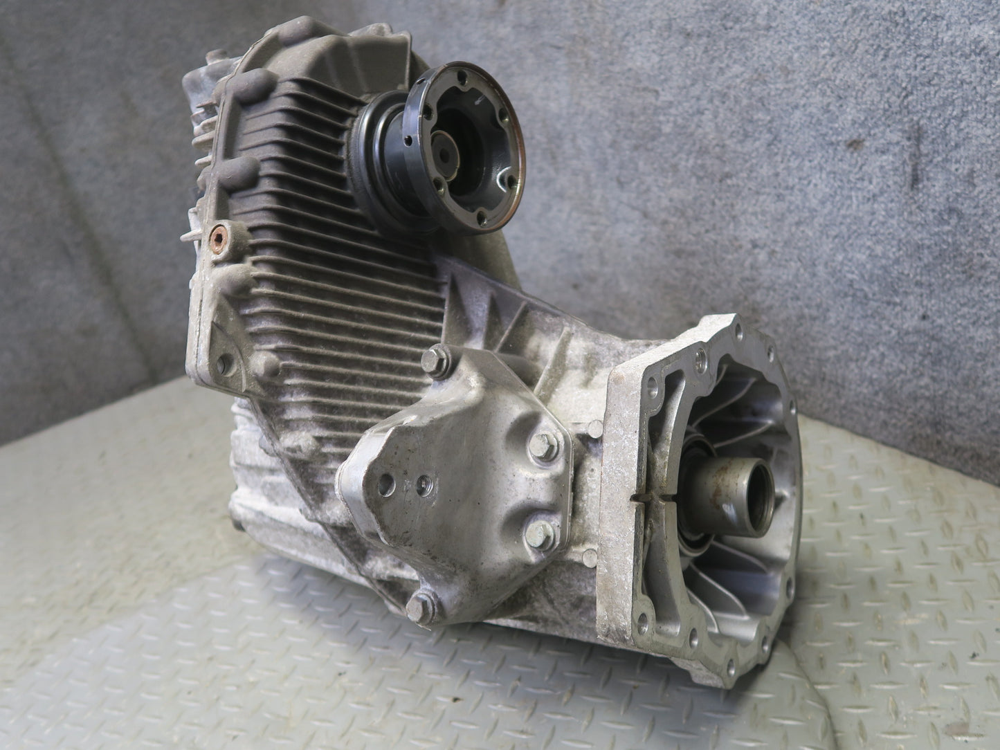 2003-2006 Porsche Cayenne 955 4.5L Turbo Transfer Case Box 0AD341040Q 119k