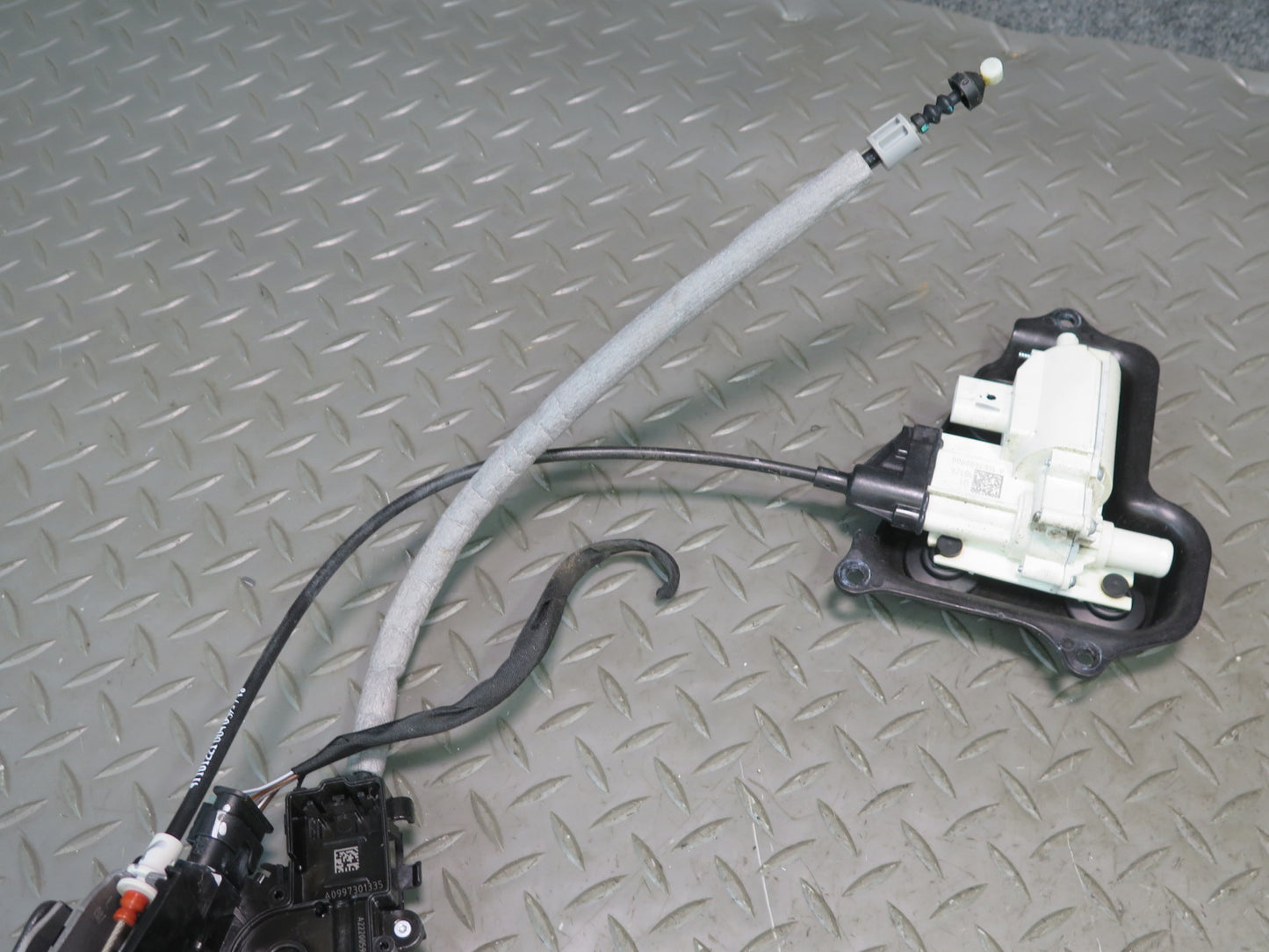 2013-2019 Mercedes X166 GLS450 Rear Left Door Lock Latch Actuator Soft Close