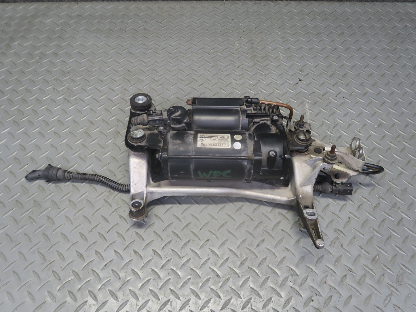 2003-2010 Porsche Cayenne 955 Air Suspension Compressor Pump 7L0616007