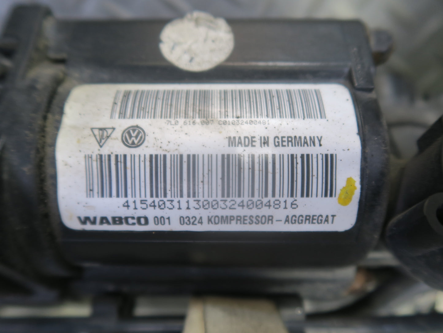 2003-2010 Porsche Cayenne 955 Air Suspension Compressor Pump 7L0616007